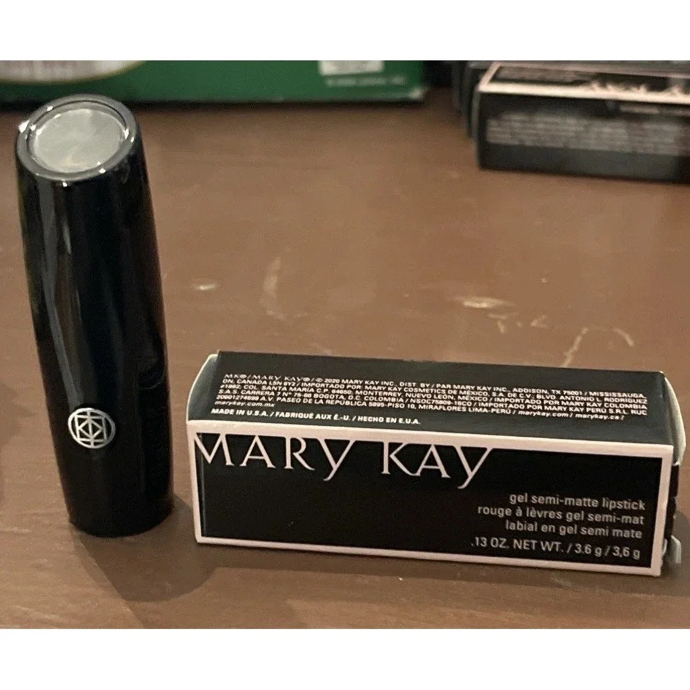 Mary Kay Gel Semi-Matte Lipstick BASHFUL YOU‎ 089640